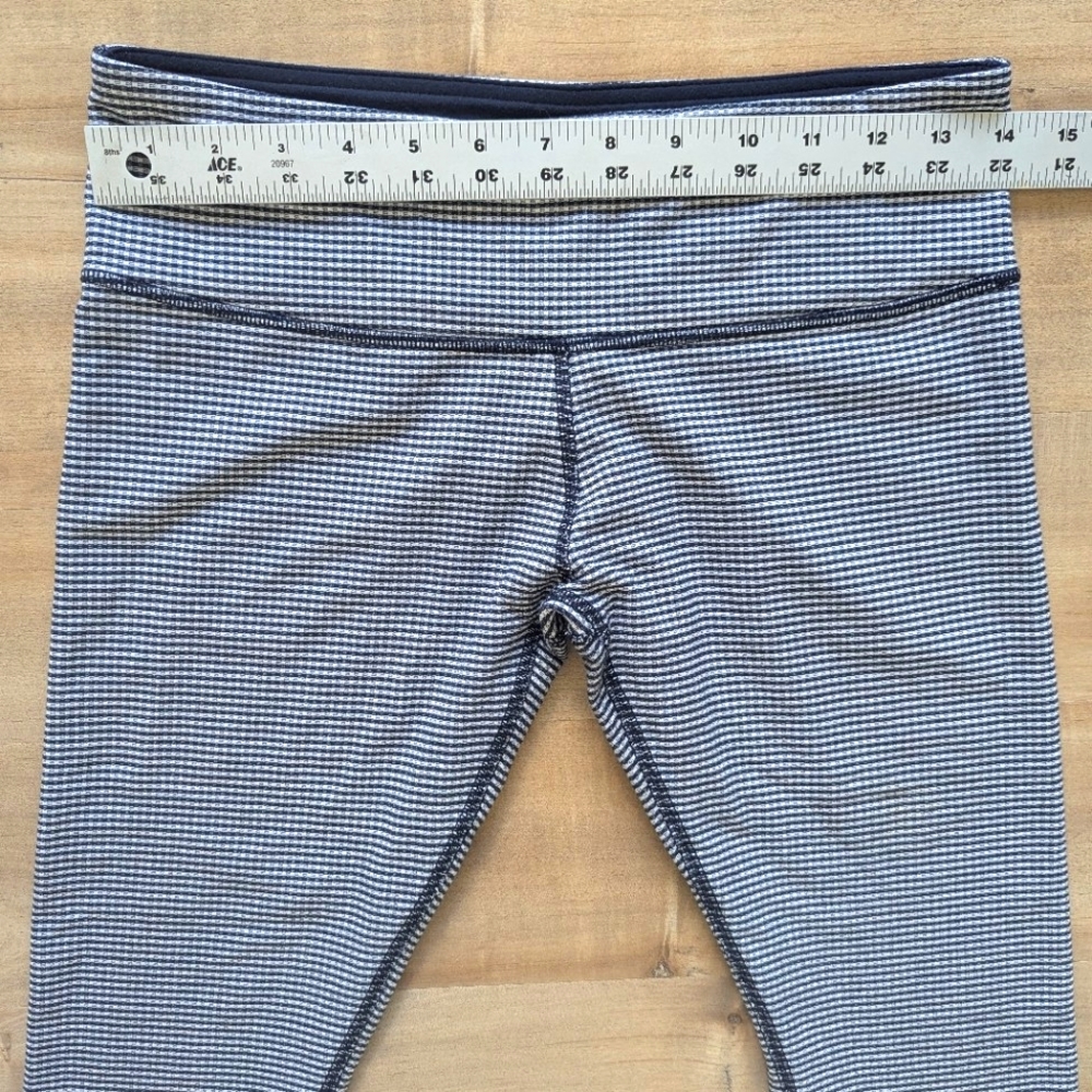 lululemon athletica Wunder Under Crop Leggings in Navy White Gingham - Size 8 - Picture 10 of 11